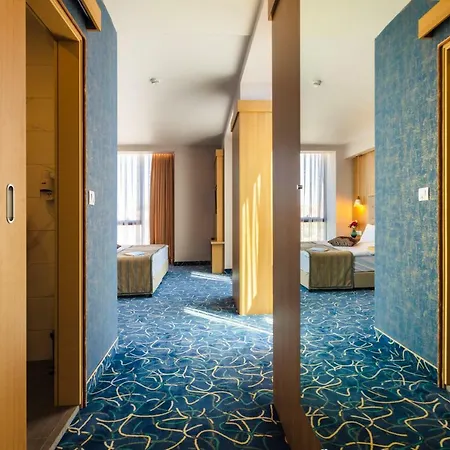 Marina Hotel 3*