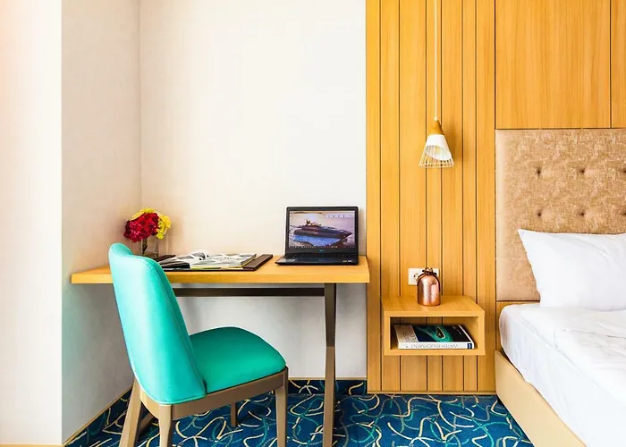 Marina Hotel